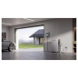 Preview: Zendure SolarFlow 4000 Mix Pro in einer Garage neben Wallbox und Einfamilienhaus mit PV-Anlage