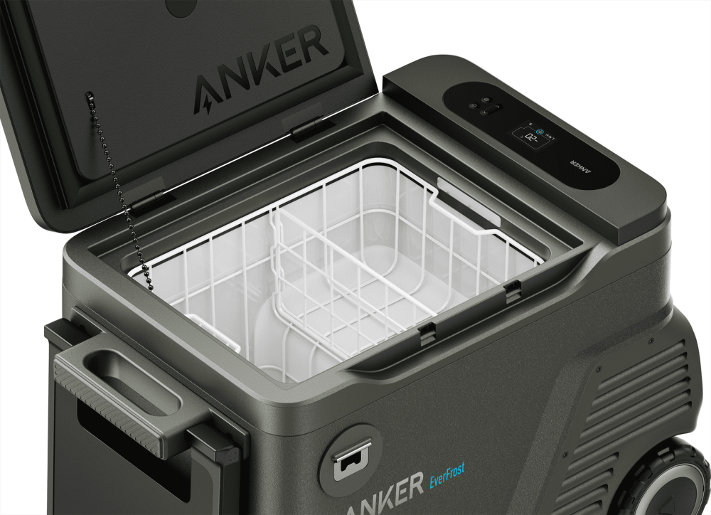 Anker EverFrost Akku-Kühlbox 40 Detailansicht geöffnet
