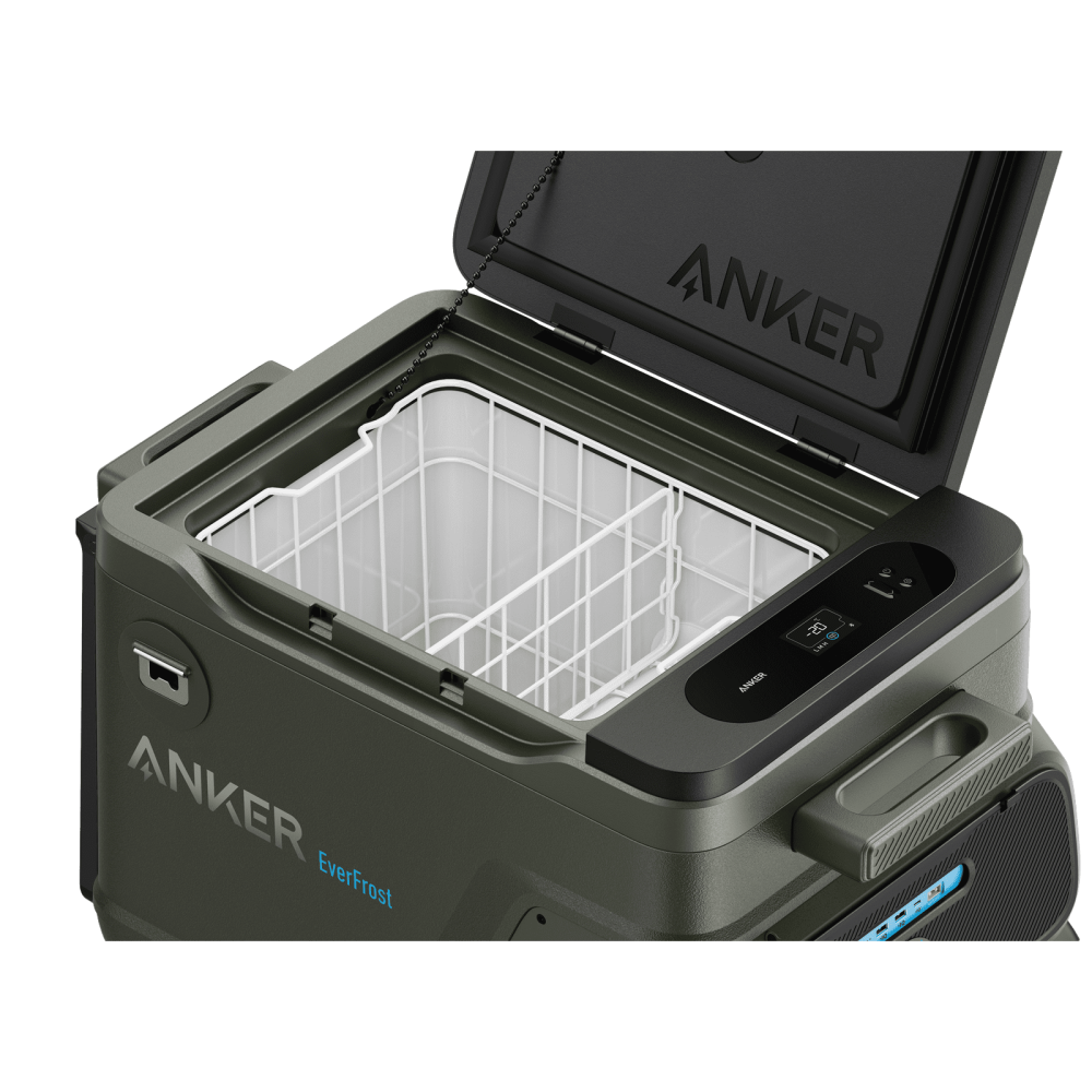 Anker EverFrost Akku-Kühlbox 30 geöffnet mit Kühlkorb