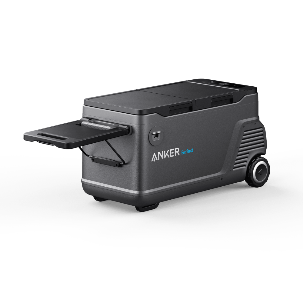 Anker EverFrost Akku-Kühlbox 50 mit ausgezogenem Tischchen