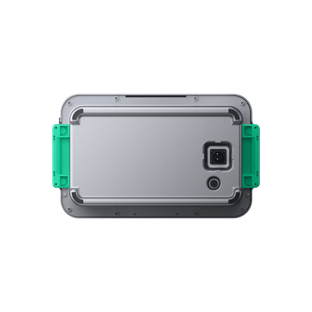Preview: Zendure AB2000X Unterseite mit Anschluss für das Batteriekabel
