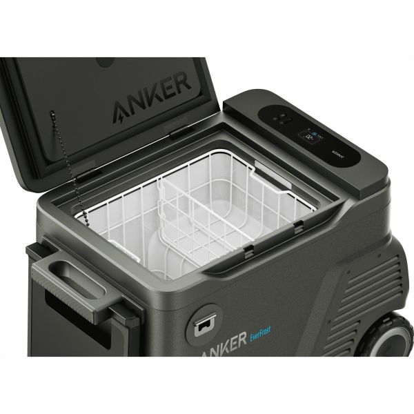 Anker EverFrost Akku-Kühlbox 40 Detailansicht geöffnet